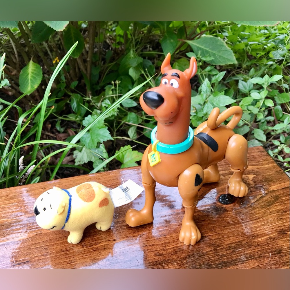 Scooby Doo Articulated Plastic Toy Dog Clifford Big Red Dog Tiny Plush Dog Lot